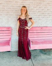Load image into Gallery viewer, MAROON SEQUIN DAVIDS BRIDAL womens formal dress, 0
