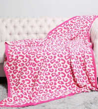 Load image into Gallery viewer, Luxxe Blankets
