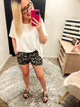 Load image into Gallery viewer, Leopard sequin shorts
