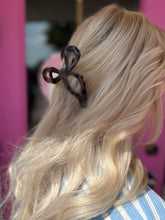Load image into Gallery viewer, Bow hair clips
