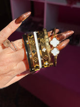 Load image into Gallery viewer, Gold bracelets
