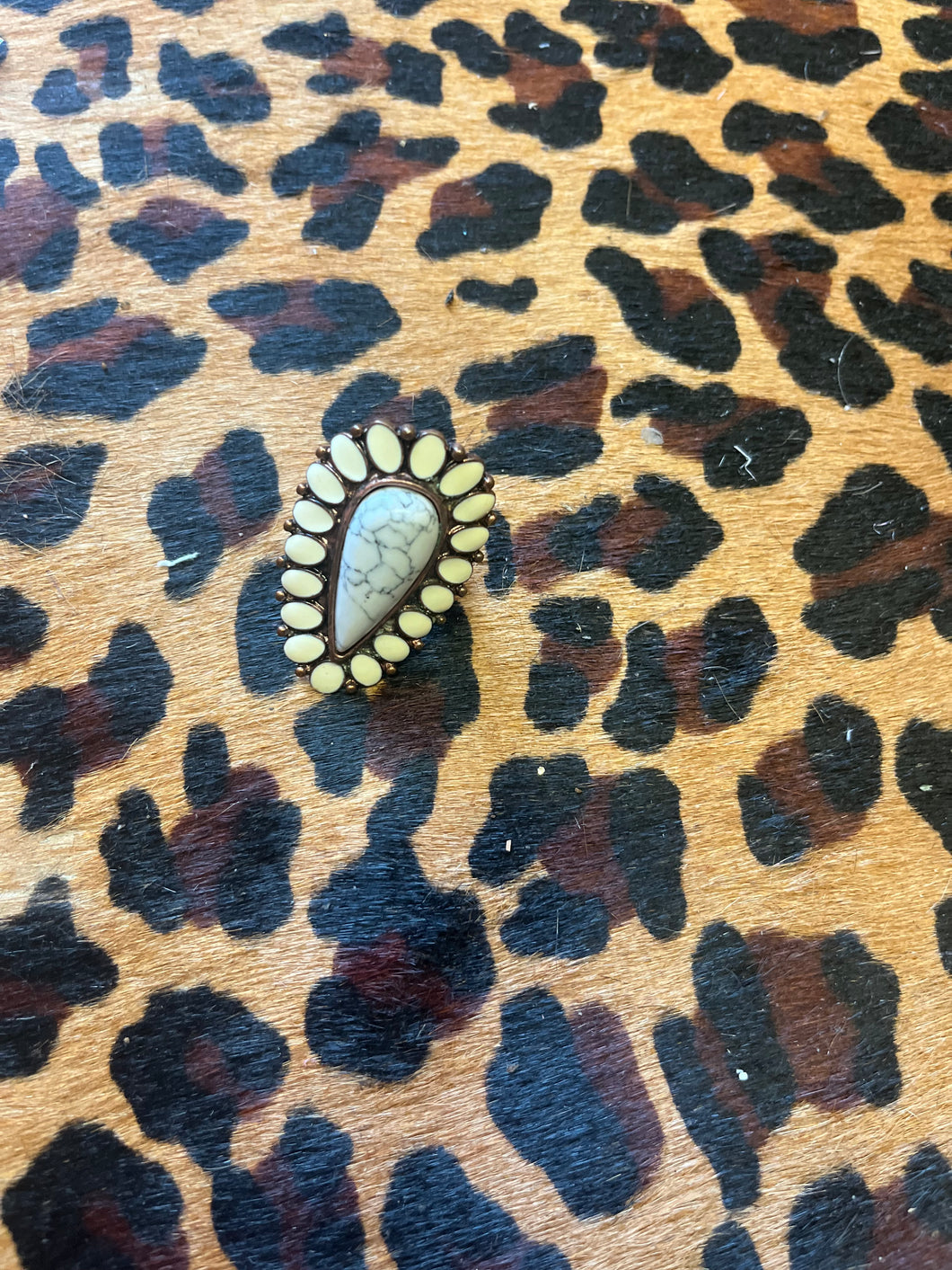 Silver Pink Bulldog ring, One Size