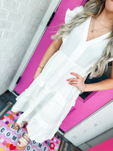Load image into Gallery viewer, White maxi dress
