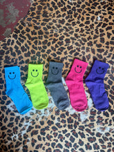 Load image into Gallery viewer, Smile crew socks
