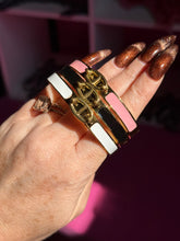 Load image into Gallery viewer, Gold bracelets
