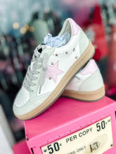 Load image into Gallery viewer, Avery Glitter Star sneakers

