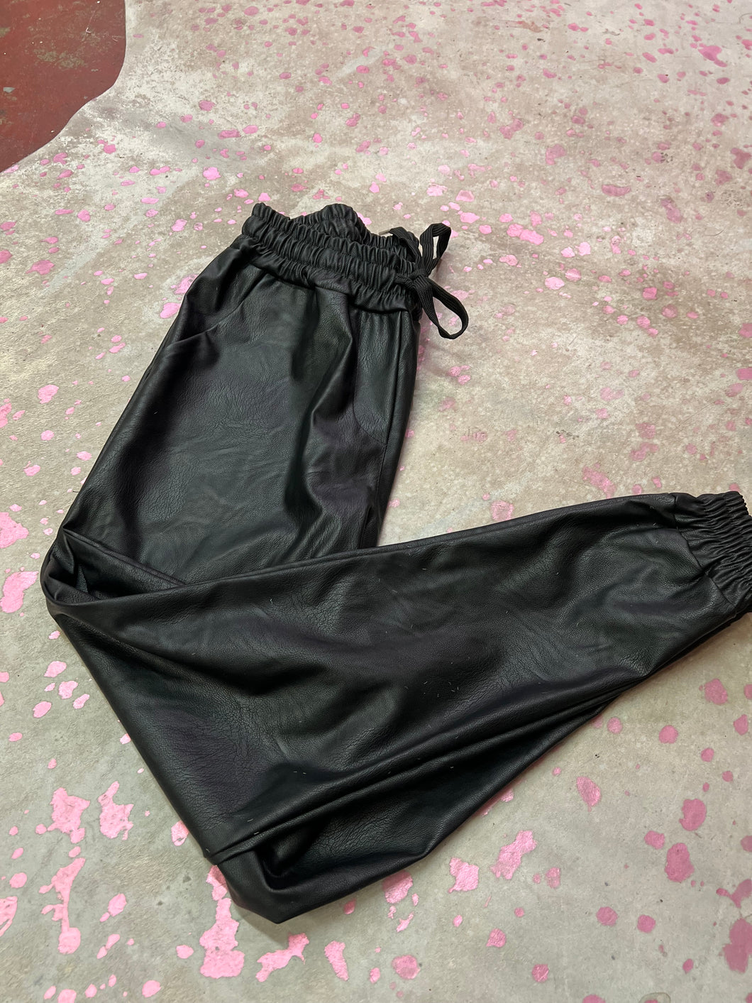 Black faux leather Venti6 Joggers, Medium