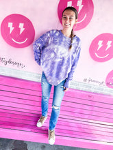 Load image into Gallery viewer, Bleached sweatshirt
