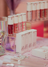 Load image into Gallery viewer, Lip drip
