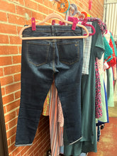 Load image into Gallery viewer, Denim Jessica Simpson Jeans, 28
