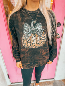 Bleached leopard pumpkin sweater