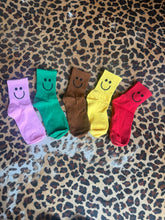 Load image into Gallery viewer, Smile crew socks
