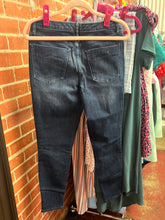 Load image into Gallery viewer, Denim Mossimo Jeans, 8
