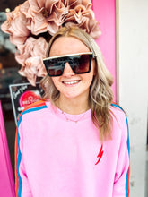 Load image into Gallery viewer, Boujee square gold accent aviator sunnies
