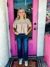 Load image into Gallery viewer, High Rise Crop Wide Leg Jeans
