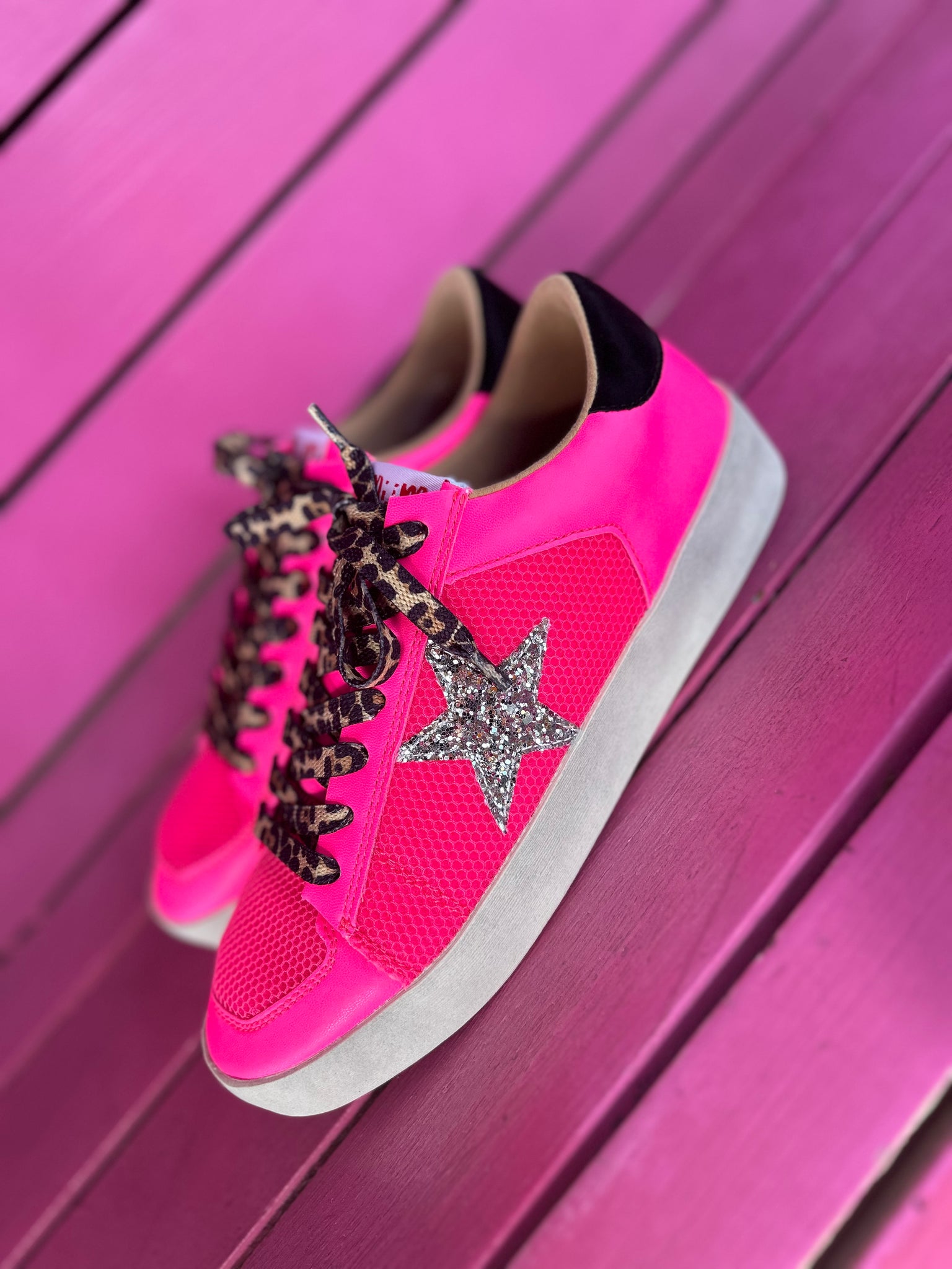 Sneakers neon pink discount