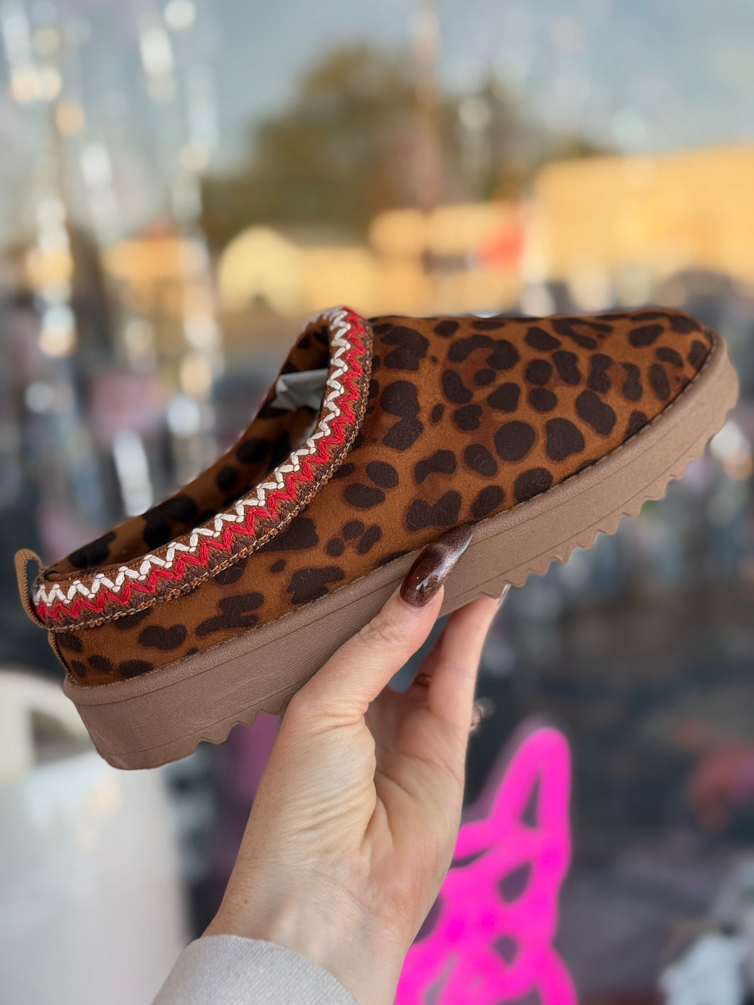 Leopard fuzzy slides