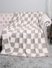 Load image into Gallery viewer, Luxxe Blankets
