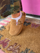 Load image into Gallery viewer, Capri suede clogs
