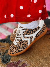 Load image into Gallery viewer, Xena leopard sneakers
