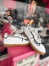 Load image into Gallery viewer, Eleanor Sneakers
