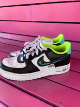 Load image into Gallery viewer, black/teal nike Shoes, 5 youth
