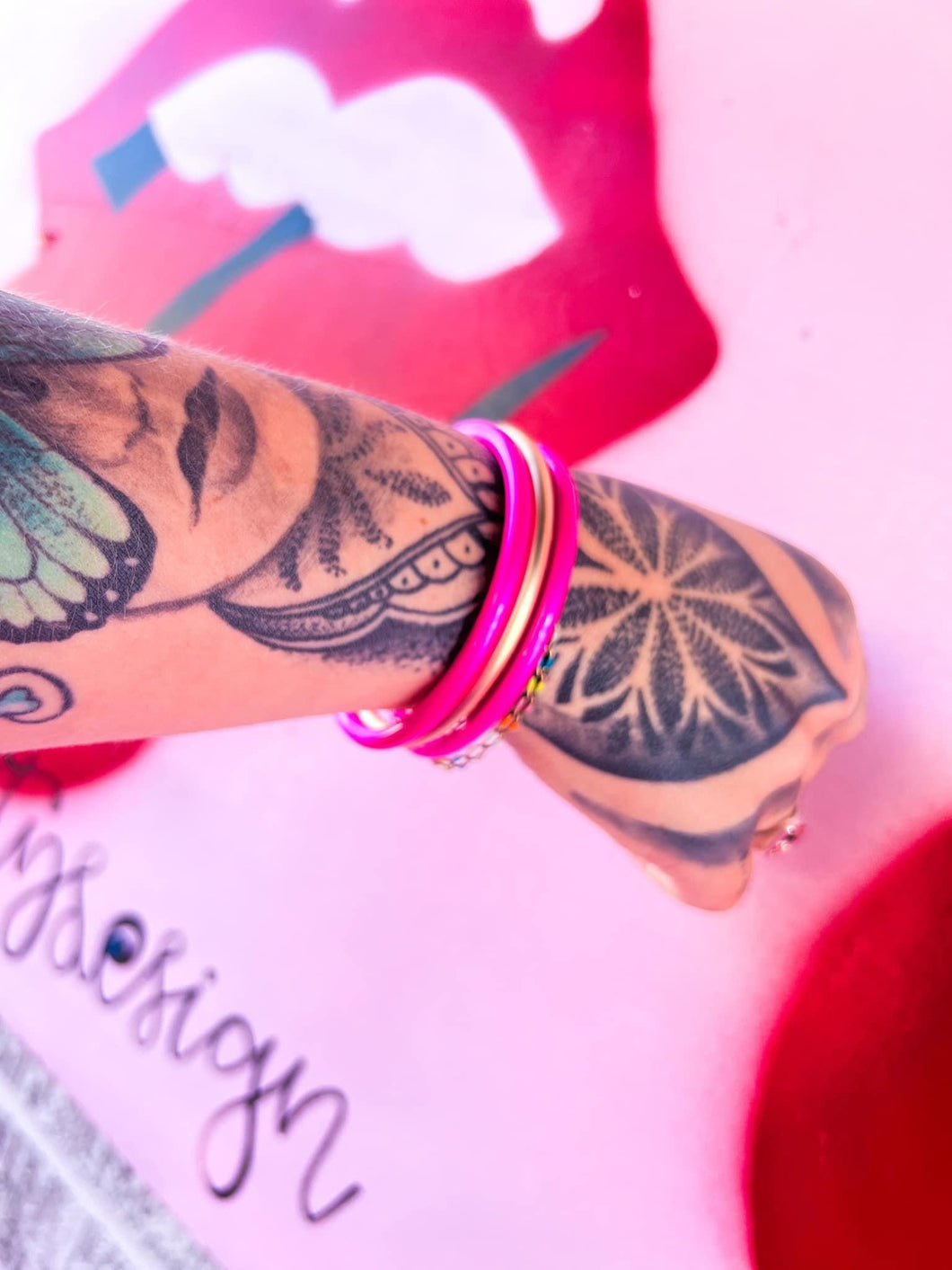 Pink/Gold metal bangle set