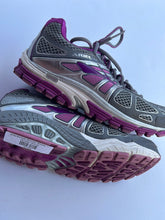Load image into Gallery viewer, gray/purple Brooks Shoes, 11
