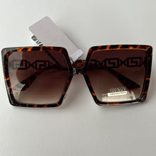 Load image into Gallery viewer, Oversized square sunnies
