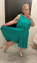 Load image into Gallery viewer, Green Vince Camuto Pant Suit, 20
