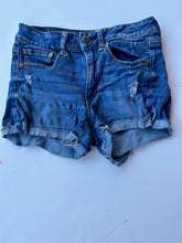 Load image into Gallery viewer, Denim American Eagle Shorts, 6
