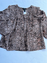 Load image into Gallery viewer, Leopard Investments Womens Top, Large
