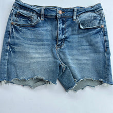 Load image into Gallery viewer, Denim Judy Blue Shorts, Large
