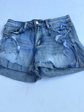 Load image into Gallery viewer, Denim light wash Judy Blue Shorts, Medium
