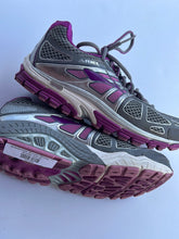 Load image into Gallery viewer, gray/purple Brooks Shoes, 11
