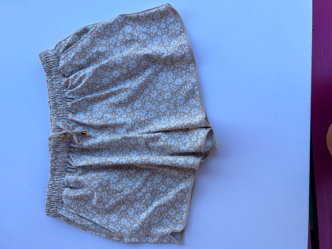 Beige w flowers Jess Lea Shorts, 3x