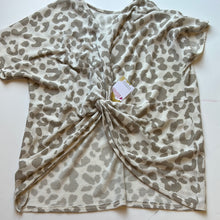 Load image into Gallery viewer, Leopard Viamor Womens Top, Large
