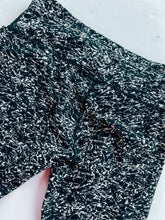 Load image into Gallery viewer, Black/White Lululemon Leggings, 8
