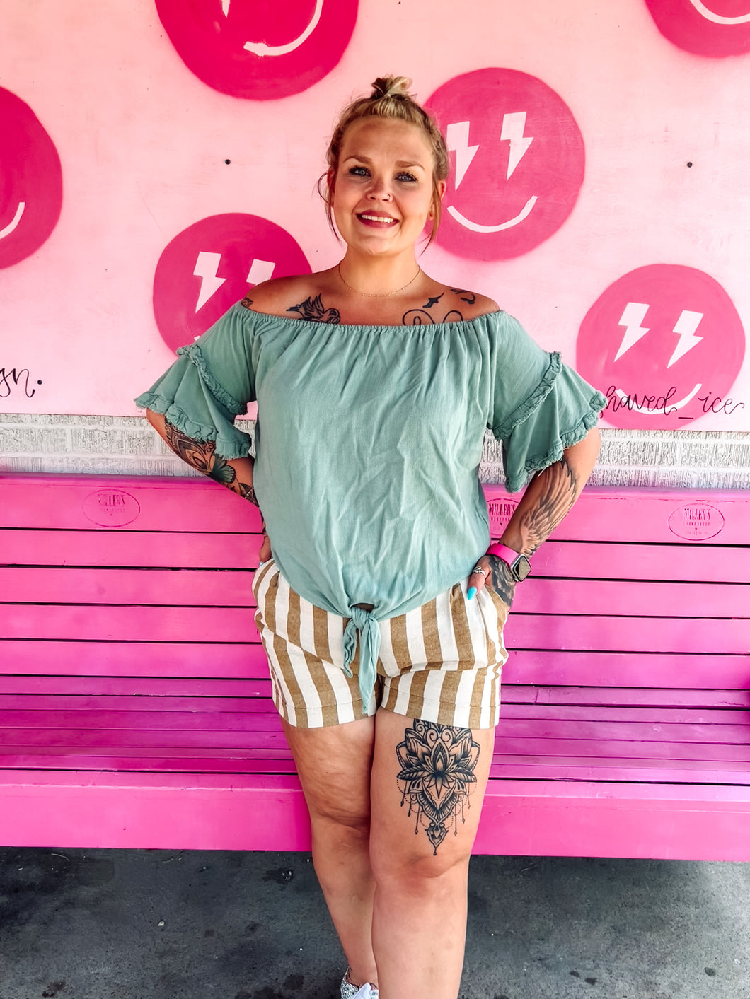 tan stripes Umgee Shorts, Large