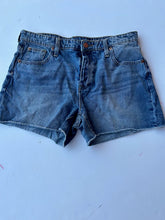 Load image into Gallery viewer, Denim Gap Shorts, 8
