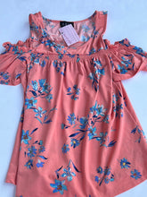 Load image into Gallery viewer, Floral AUW Womens Top, Medium
