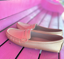 Load image into Gallery viewer, Gold Beauseen Shoes, 10
