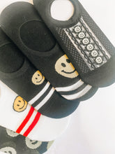 Load image into Gallery viewer, Smile No Show Socks

