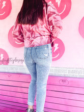Load image into Gallery viewer, 88266REG Hi Rise Skinny Acid Wash
