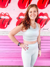 Load image into Gallery viewer, APH2862 Pearlescent Holo Foil Leggings
