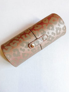 Hollis Brush Holder