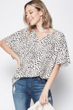 Load image into Gallery viewer, Leopard V Neck Tunic Top
