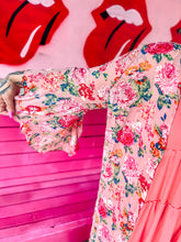 Load image into Gallery viewer, Floral full length kimono
