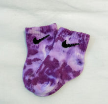 Load image into Gallery viewer, Socks - Chandler
