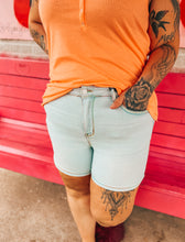 Load image into Gallery viewer, Judy Blue Rainbow Thread Shorts 150103
